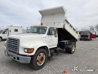 1997 Ford F800 Dump Truck