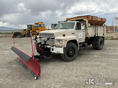 1980 Ford F800 Snow Plow Truck