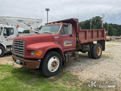 1995 Ford F800 Dump Truck