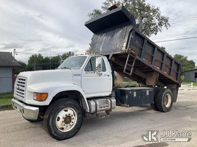 1998 Ford F800 Dump Truck