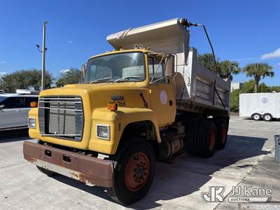 1994 Ford LNT8000F T/A Dump Truck