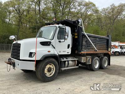 2016 Freightliner 114SD T/A Dump Truck