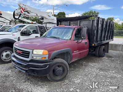 2006 GMC Sierra 3500 Flatbed/Dump Truck