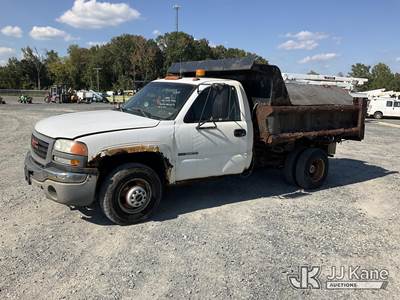 2006 GMC Sierra 3500 4X4 Dump Truck