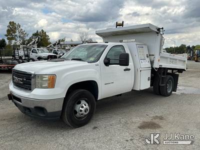 GMC Sierra 3500HD Dump Truck