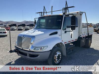 2009 International 4300 Extended-Cab Dump Truck