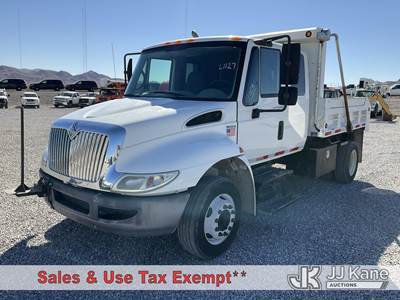 2009 International 4300 Extended-Cab Dump Truck
