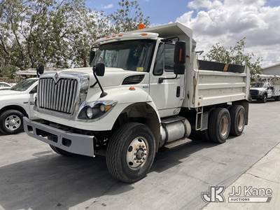 2011 International 7400 T/A Dump Truck