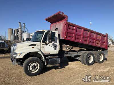 2004 International 7500 T/A Dump Truck