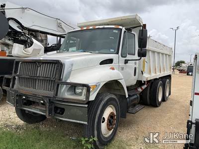 2004 International 7500 T/A Dump Truck