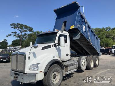2017 Kenworth T880 T/A Dump Truck