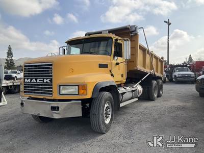 2005 Mack CL733 T/A Dump Truck