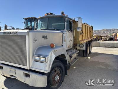 1988 Mack RW713 T/A Dump Truck