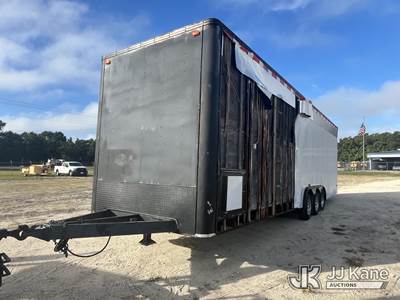 2000 United Expressline 32 ft. Tri-Axle Enclosed Trailer