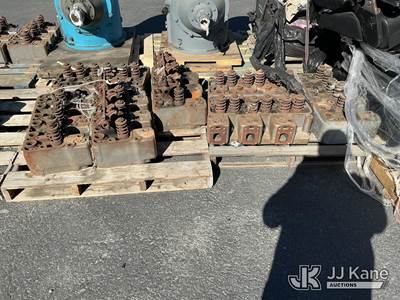 (4 Pallets) Waukesha Engine Heads (Used)