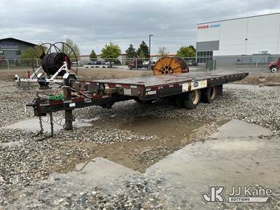 1997 Dakota Trail-Eze Tilt-top Tagalong Equipment Trailer
