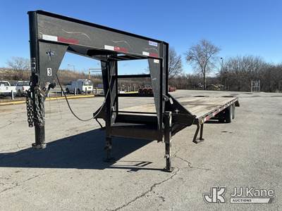 2007 Starlight 32 TDGN Dove Gooseneck Tagalong Trailer
