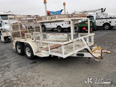 2002 Texas Bragg Material Trailer