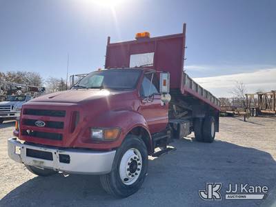 2004 Ford F-750 Regular Cab 2WD DRW Dump Flatbed Truck