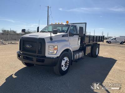 2022 Ford F-750 Flatbed/Dump Truck