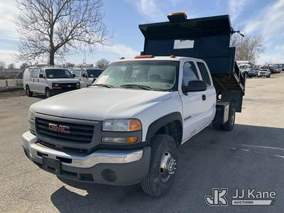 2006 GMC Sierra 3500 Extended-Cab Flatbed/Dump Truck