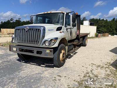 2009 International 7400 Crew-Cab Flatbed Truck