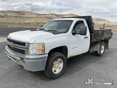 2013 Chevrolet Silverado 2500HD 4x4 Flatbed Truck