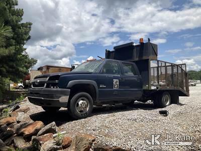 2004 Chevrolet Silverado 3500 4x4 Crew-Cab Flatbed Truck