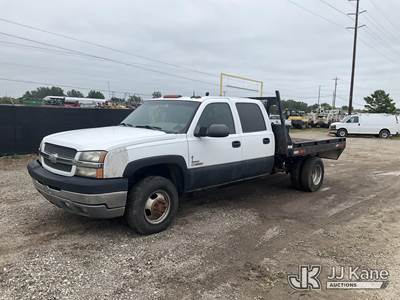 2003 Chevrolet Silverado 3500 Crew-Cab Flatbed Truck