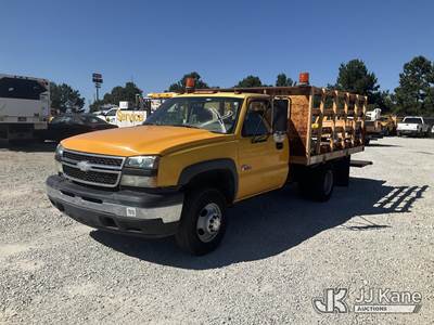 2004 Chevrolet Silverado 3500 Stake Truck