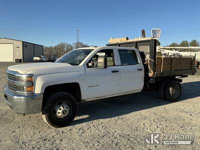 2015 Chevrolet Silverado 3500HD Crew-Cab Flatbed Truck