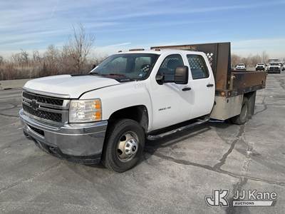 2011 Chevrolet Silverado 3500HD Crew-Cab Flatbed Truck