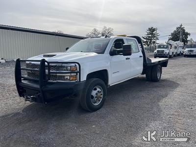 2019 Chevrolet Silverado 3500HD 4x4 Crew-Cab Flatbed Truck