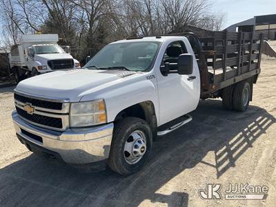 2014 Chevrolet Silverado 3500HD Flatbed Truck