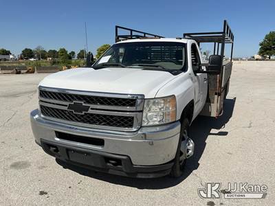 2011 Chevrolet Silverado 3500HD Flatbed Truck