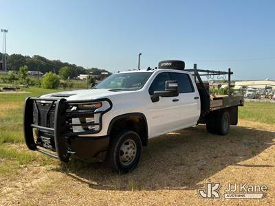 2020 Chevrolet Silverado 3500HD 4x4 Crew-Cab Flatbed Truck