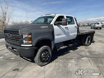 2019 Chevrolet Silverado 5500HD 4x4 Crew-Cab Flatbed Truck