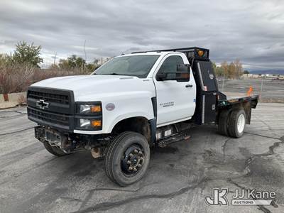 2019 Chevrolet Silverado 6500HD 4x4 Flatbed Truck