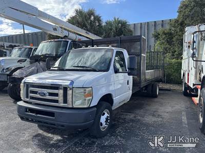 2011 Ford E450 Flatbed Truck