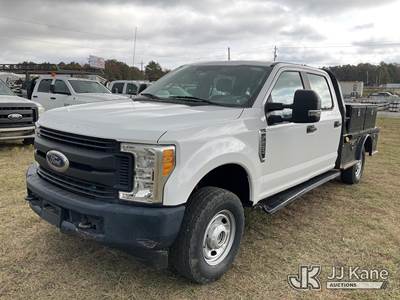 2017 Ford F250 4x4 Crew-Cab Flatbed Truck