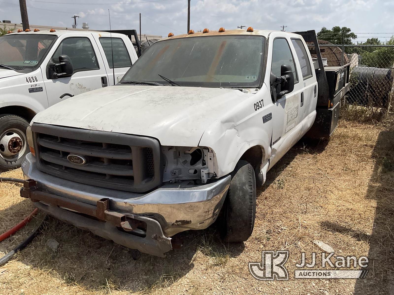 2001 Ford F350 CrewCab Flatbed Truck For Sale San Antonio, TX