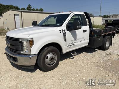 Ford F-350 Flatbed Truck