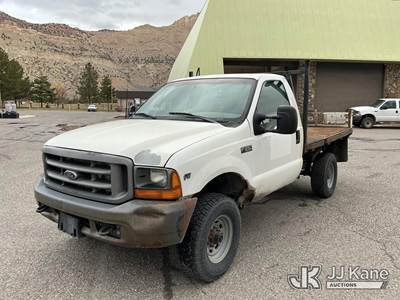 2001 Ford F350 4x4 Flatbed Truck