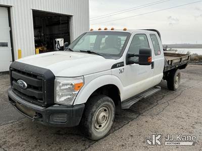2011 Ford F350 4x4 Extended-Cab Flatbed Truck