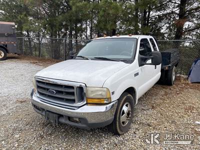 1999 Ford F350 Extended-Cab Flatbed Truck