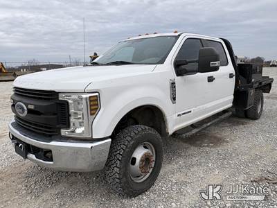 2019 Ford F-350 SD Crew-Cab Flatbed Truck