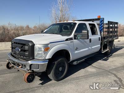 2013 Ford F350 4x4 Crew-Cab Flatbed Truck