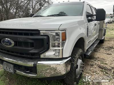 2020 Ford F-350 SD Crew-Cab Flatbed Truck