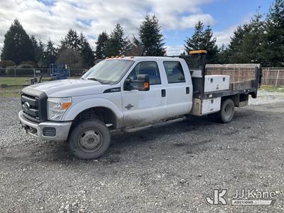 2016 Ford F350 4x4 Crew-Cab Flatbed Truck
