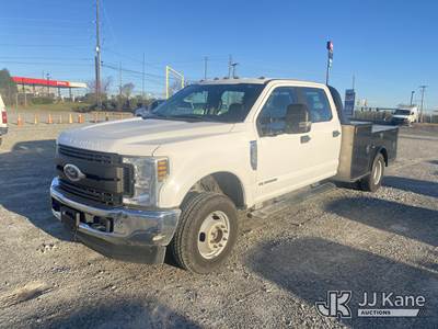 2019 Ford F-350 SD Crew-Cab Flatbed Truck